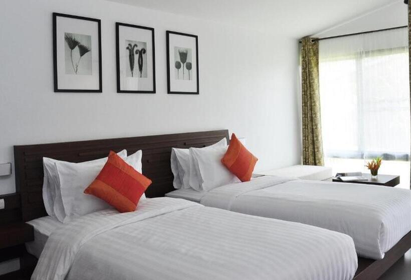 Номер Deluxe Вид на Бассейн, Family House Zen Boutique Resort