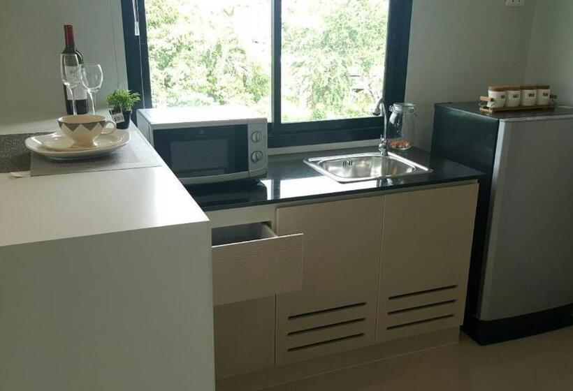 스탠다드 룸 킹사이즈 침대, Jk Living Hotel And Service Apartment