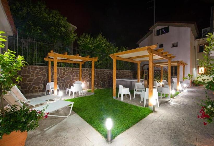 آپارتمان 2 خوابه, Ravello House