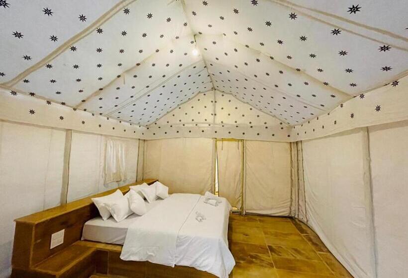 豪华三人间, Samar Desert Camp