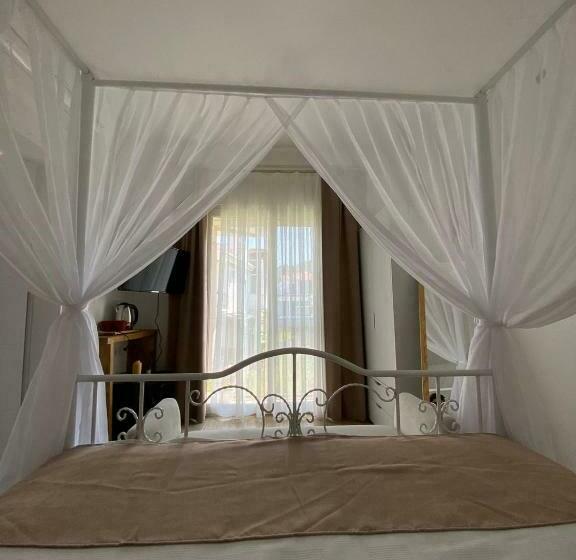 Номер Superior, Flora Boheme
