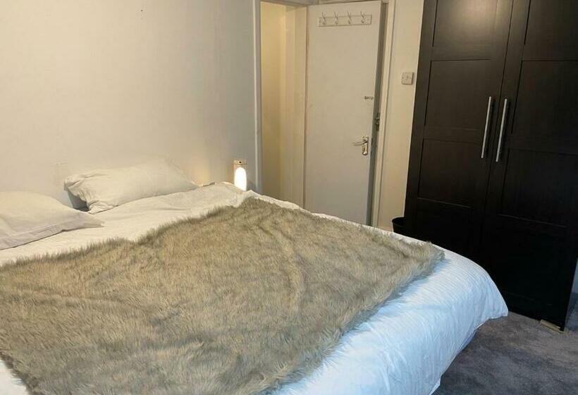 Номер Стандарт, Edgware Rooms
