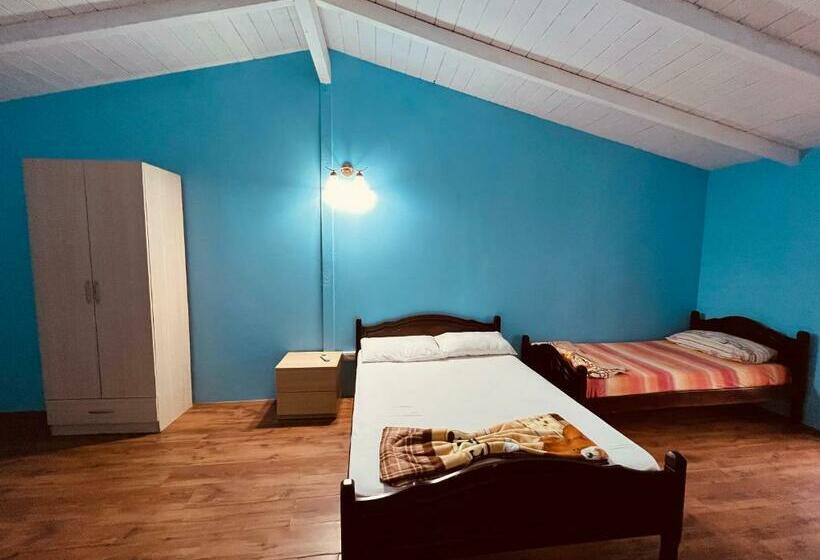 Четырехместный Номер Стандарт, Favela Chic Room