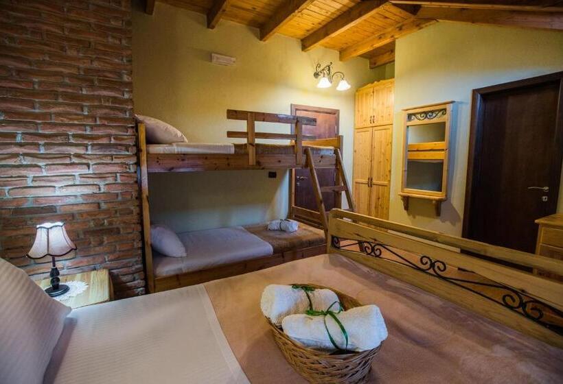 Четырехместный Номер Стандарт, Vila118