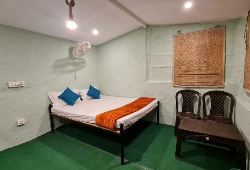 اتاق استاندارد چهار تخته, Hostel Hideout