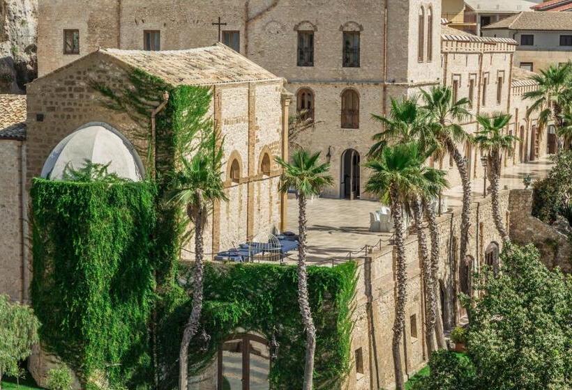 سوییت, Castello Ducale Colonna Resort