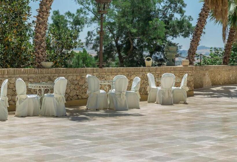 سوئیت پرزیدنت, Castello Ducale Colonna Resort