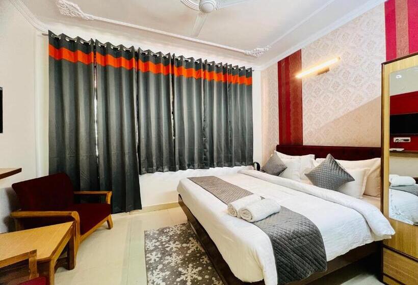 バルコニー付きデラックスルーム, Live Free Hostel, Mcleodganj