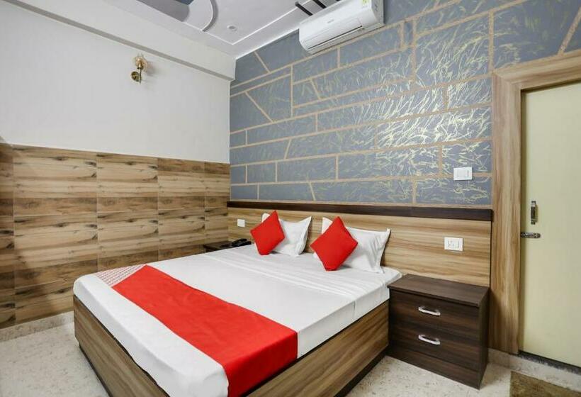 Трехместный Номер Классика, Oyo Flagship 81307  Pratap Since