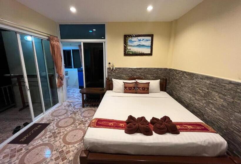 스탠다드 테라스 룸, Mae Somboon House