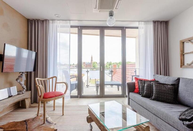 Suite with lake view, Ringelnatz Insel