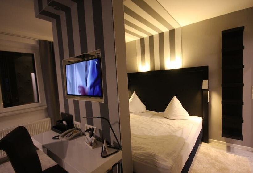 주니어 스위트, Sl Otel Budget