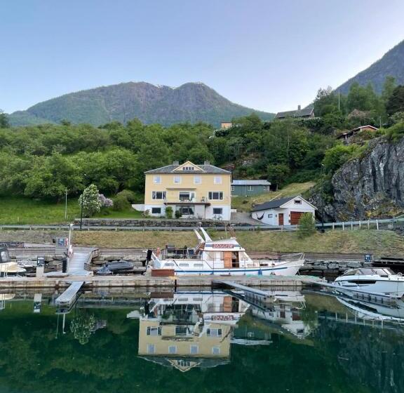 庭の見えるシングルルーム, Svingen Guesthouse   Panoramic Fjord Views In Flåm