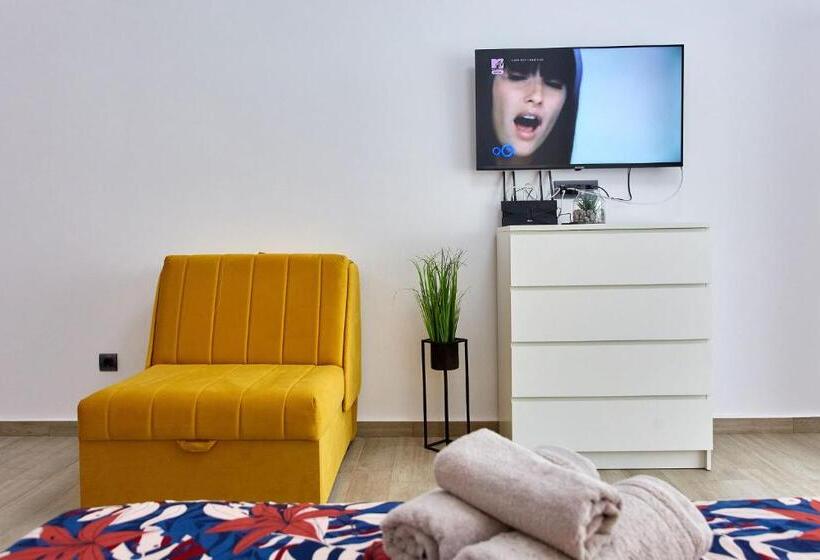 استودیوی استاندارد, Grup Casa Del Mar