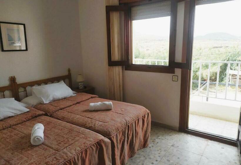标准间带阳台, Hostal Casa Emilio