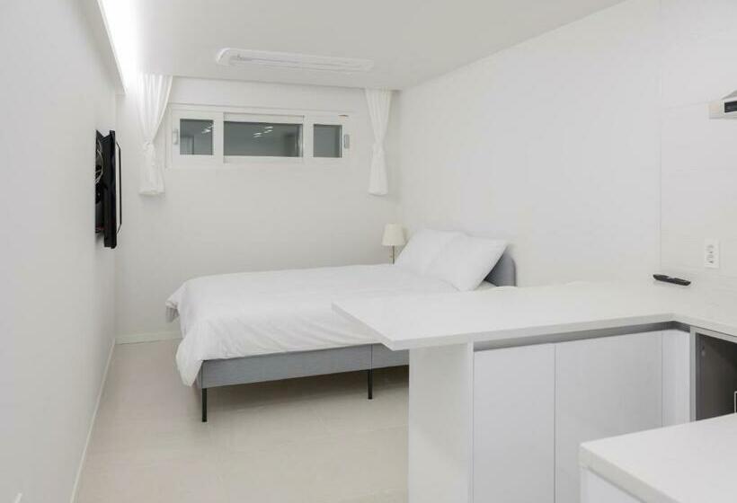 Номер Стандарт, White Castle Pension