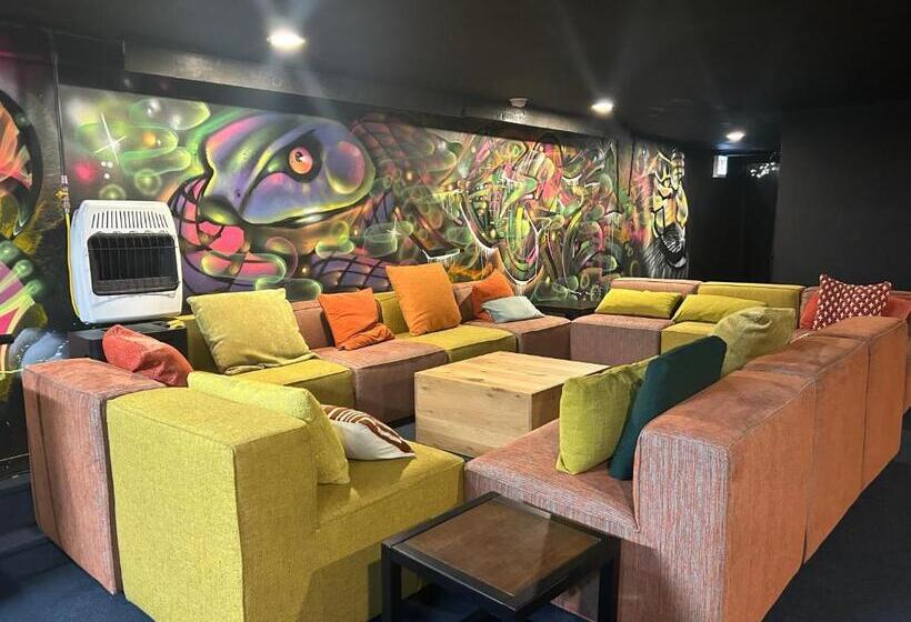 Perhestudio, Stay 424 Hostel