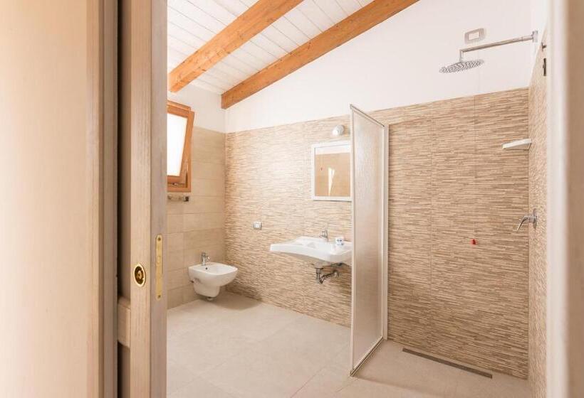 Номер Стандарт Кровать Кинг Адаптированный для Инвалидов, New Suites Sea View Sardinia, Castelsardo