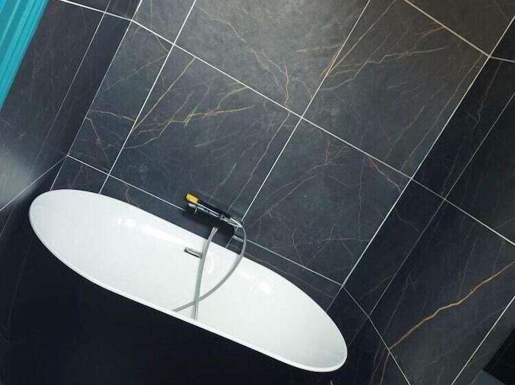 Четырехместный Номер Стандарт, Hôtel Les 4 éléments