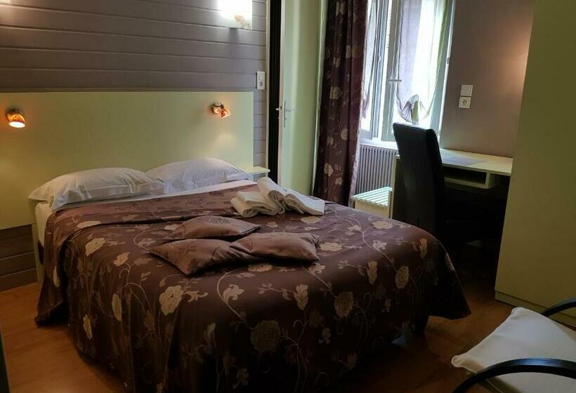 Номер Стандарт, Logis Hôtel Restaurant Les Carillons