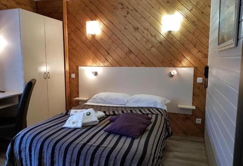 Номер Стандарт, Logis Hôtel Restaurant Les Carillons