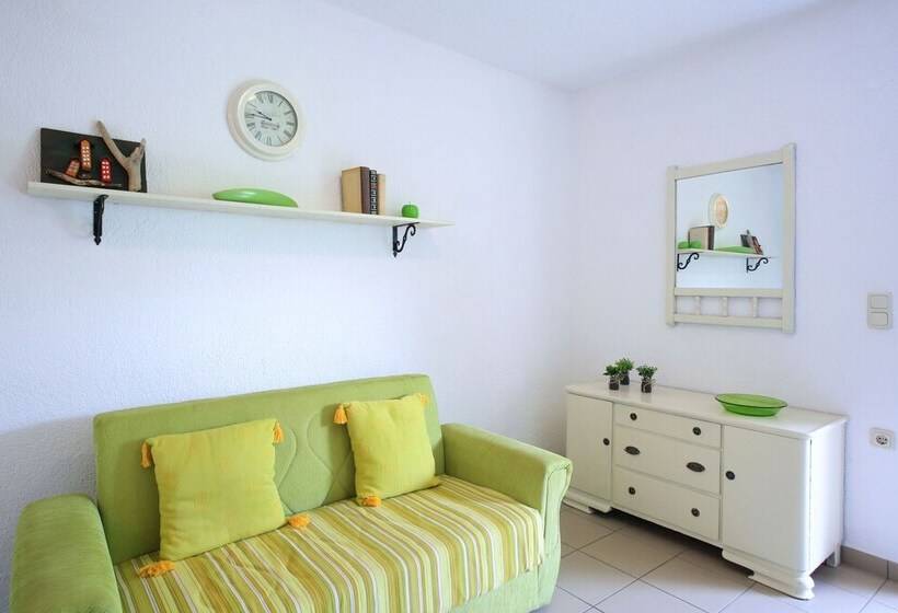 Appartamento 1 Camera da Letto Vista Giardino, Villa Galini