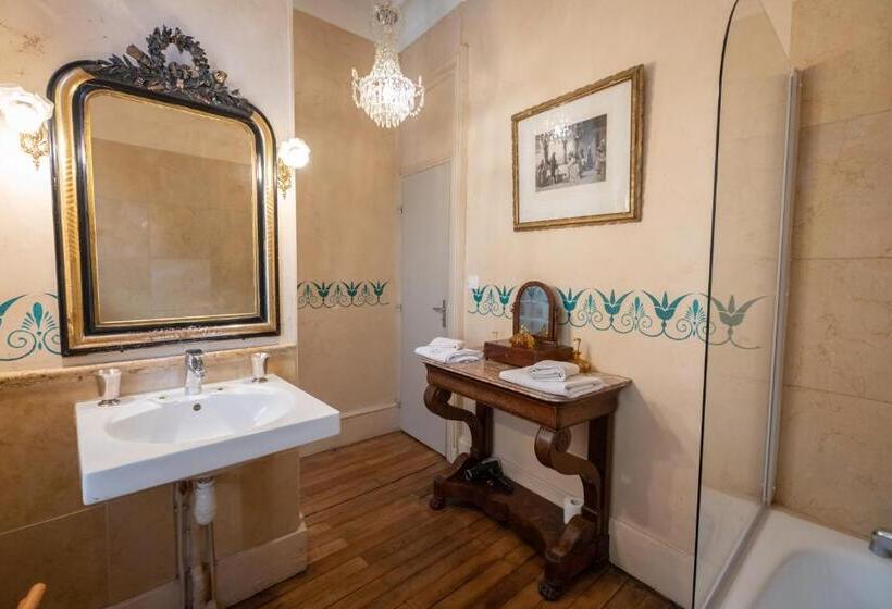 Номер Стандарт, L Hotel De Panette, Un Exceptionnel Château En Ville   Cathédrale