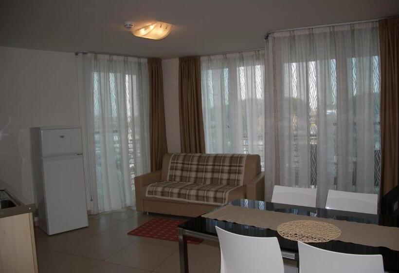 Suite with lake view, Residence Aprilia