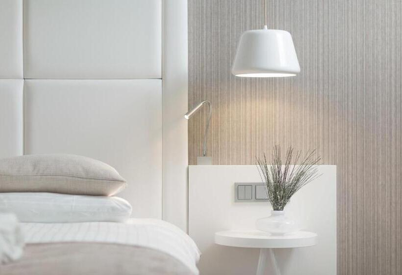 Люкс, Van Der Valk Hotel Veenendaal