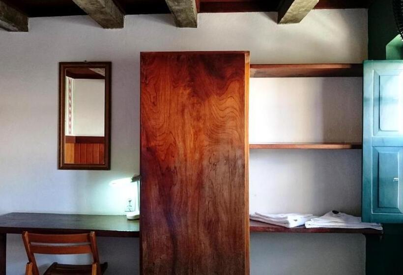 스탠다드 룸 공동 욕실, Laranjeiras Hostel