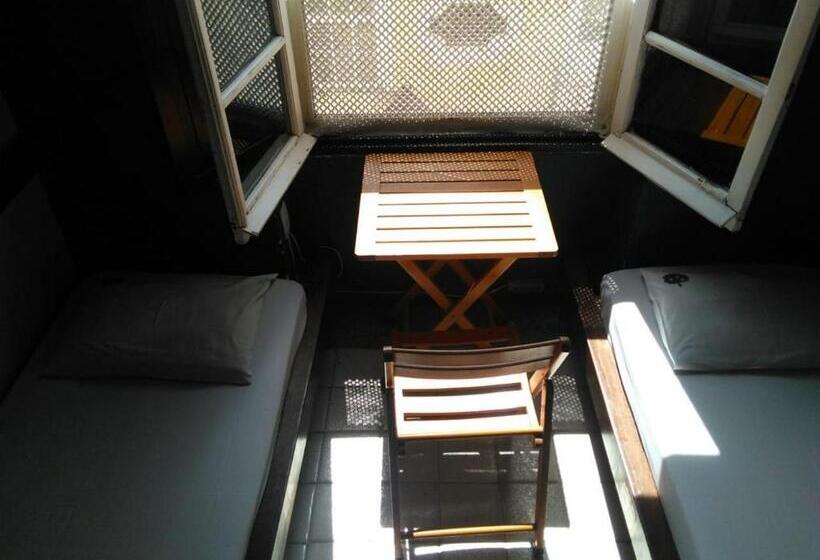 스탠다드 룸 공동 욕실, Laranjeiras Hostel