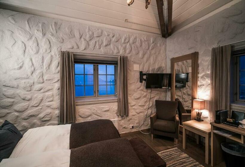 Номер Deluxe Вид на Море, Sagafjord Hotel   By Classic Norway Hotels