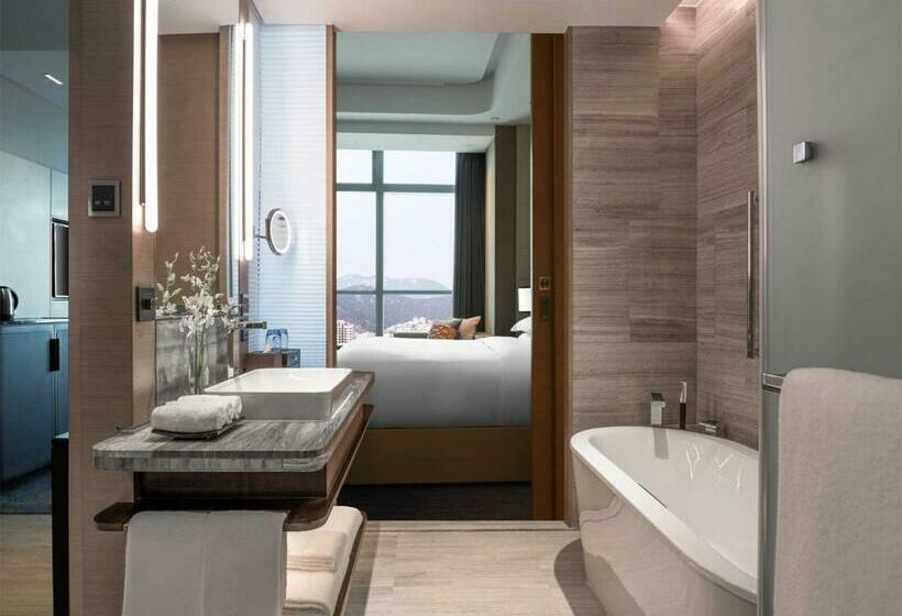 Стандартный Номер Кровать Кинг, Hilton Jinan South Hotel & Residences