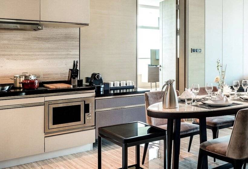 Апартаменты 1 Спальня, Hilton Jinan South Hotel & Residences