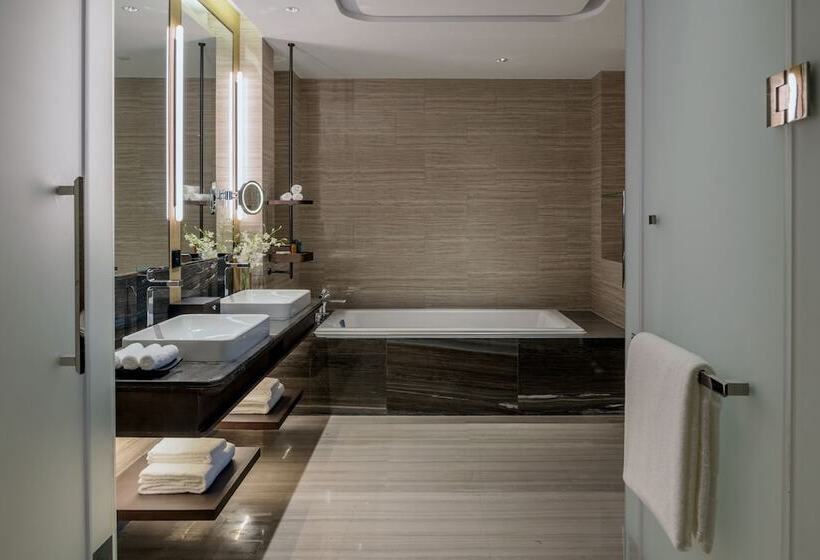 Апартаменты 3 Спальни, Hilton Jinan South Hotel & Residences
