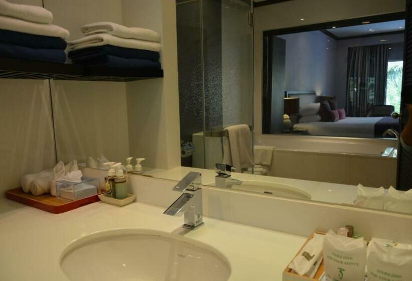 Номер Deluxe Кровать Кинг, Sir James Resort