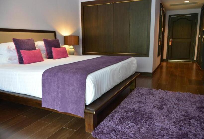 Номер Deluxe Кровать Кинг, Sir James Resort