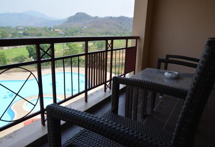 Президентский Люкс, Sir James Resort