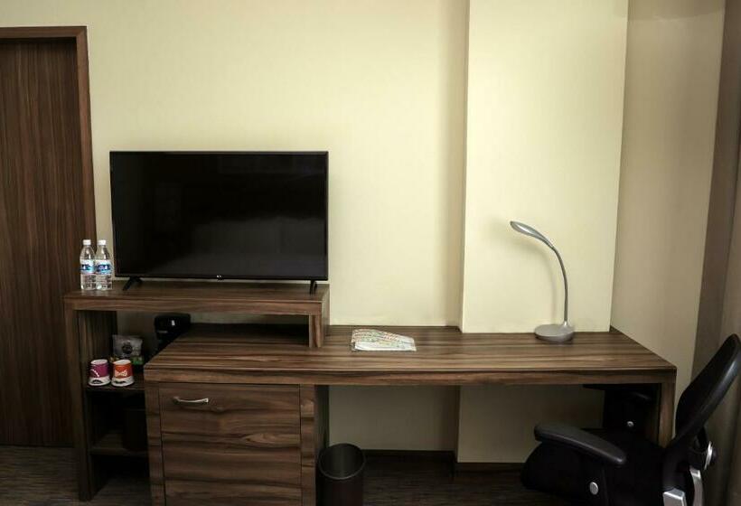 Номер Стандарт, Hampton Inn By Hilton Irapuato