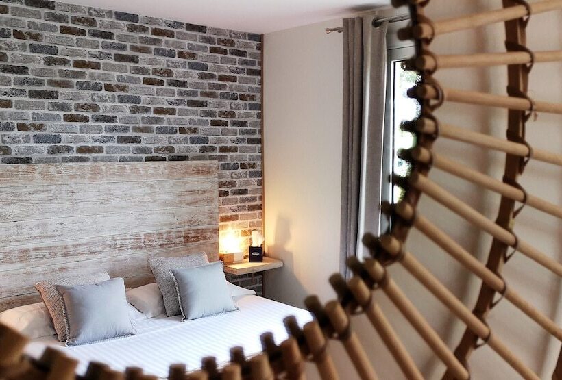 Номер Стандарт, Les Secrets Château Pey La Tour   Logis Hôtels & Restaurant