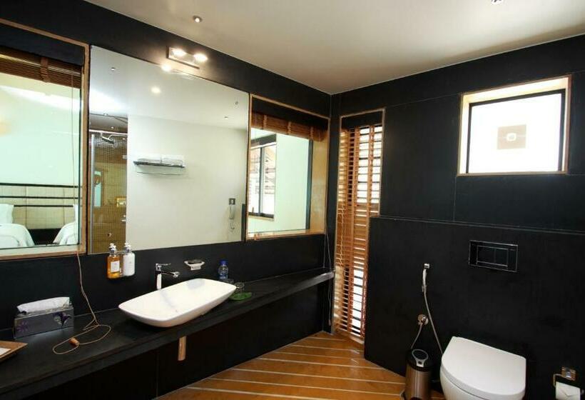 Вилла с 1 спальней и бассейном, The Ibnii   Eco Luxury Resort