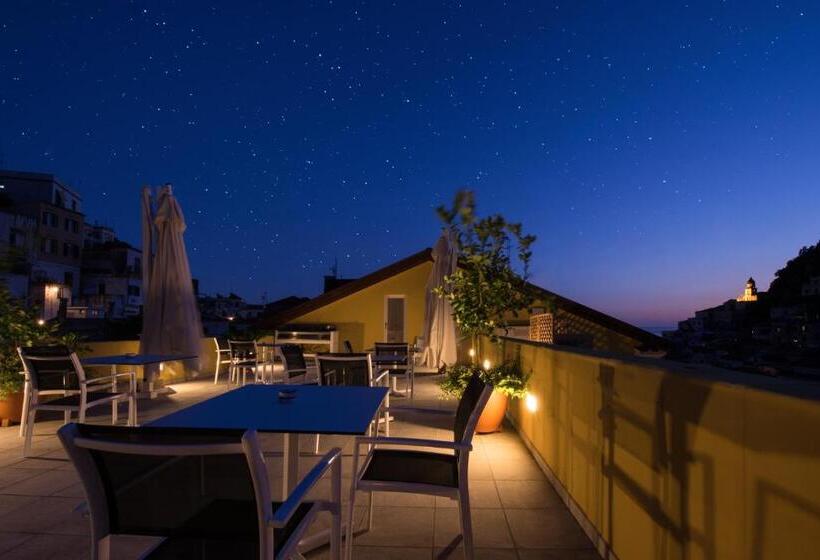 Номер Стандарт Трехместный, Amalfi Luxury House