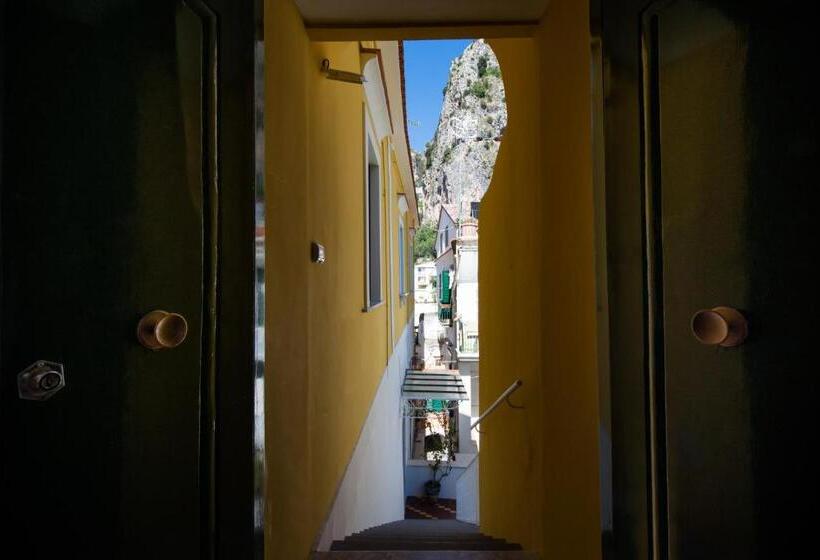 Номер Стандарт с Балконом, Amalfi Luxury House