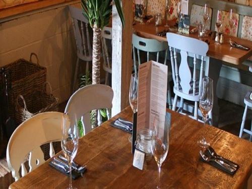 اتاق استاندارد, The Fox & Hounds