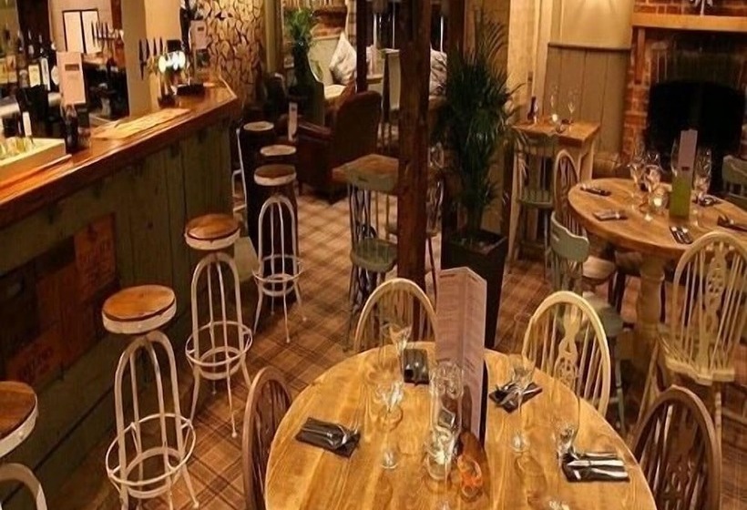 اتاق استاندارد, The Fox & Hounds