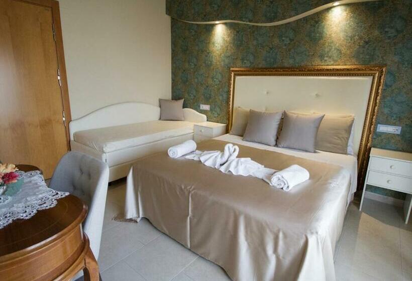 Triple Room Sea View, Lady Mary