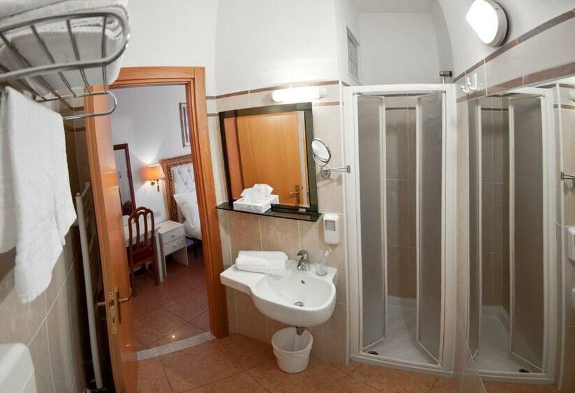 Triple Room Sea View, Lady Mary