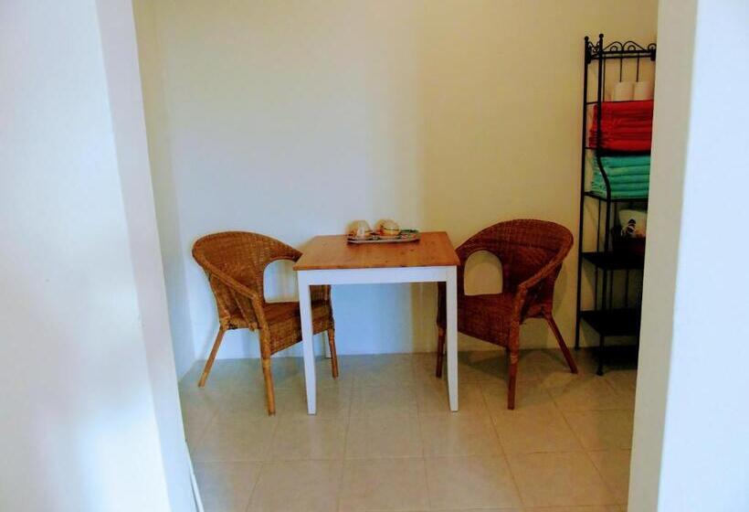 デラックスファミリールーム, Rumah Putih Near Klia & Xiamen University