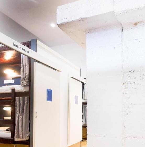 Номер Стандарт, Ant Hostel Barcelona