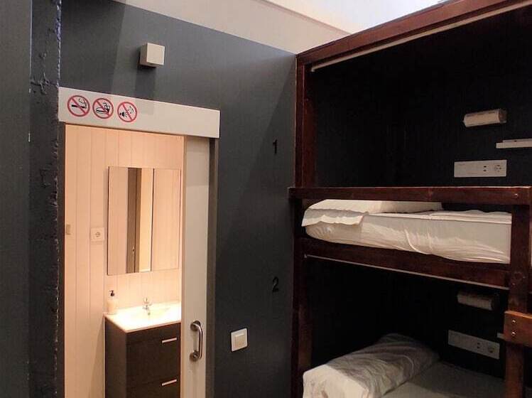 Номер Стандарт, Ant Hostel Barcelona